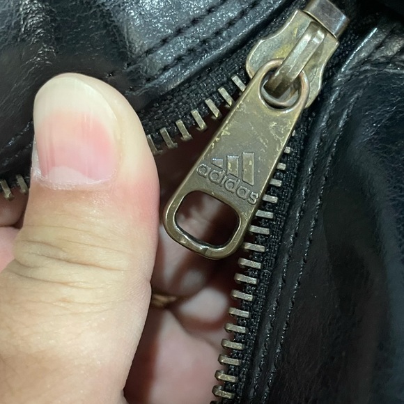 Adidas messenger bag. Condition 10/10. Used - Picture 3 of 9